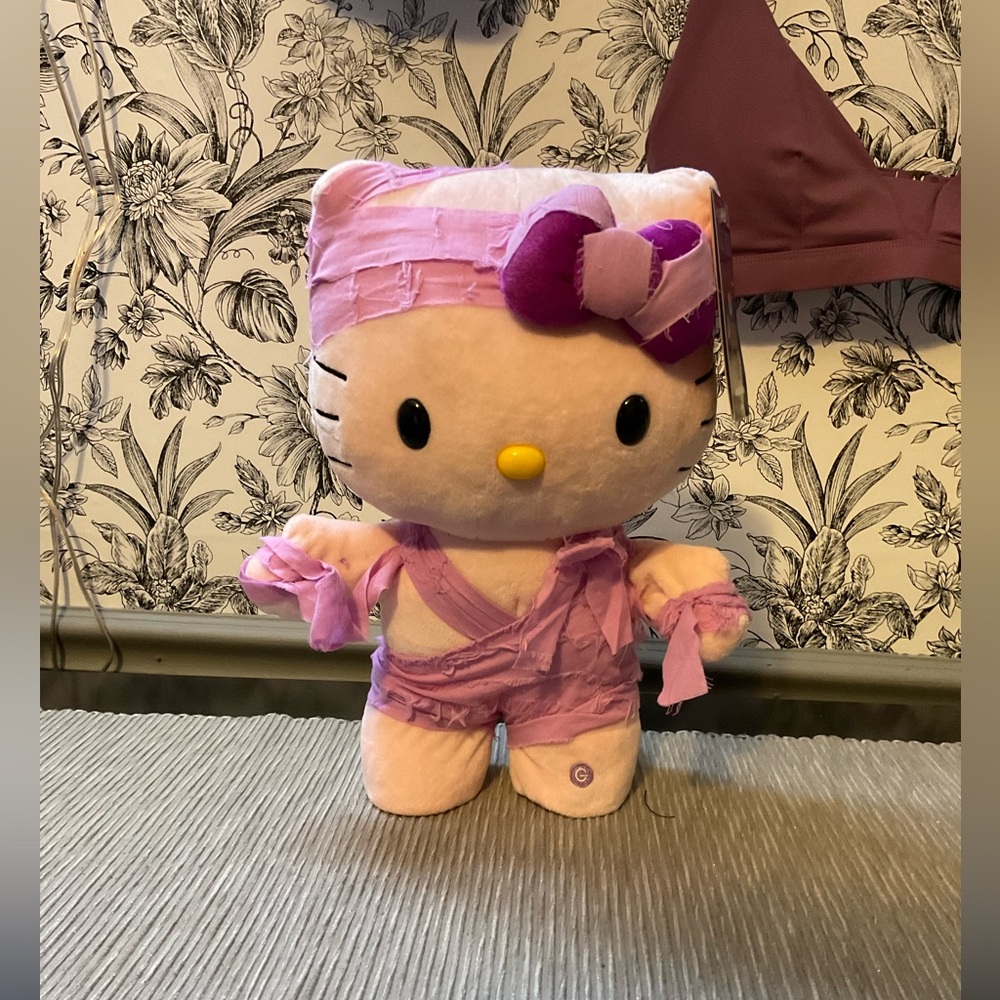 Music and dancing Hello Kitty Plush Mummy in Pink and Purple